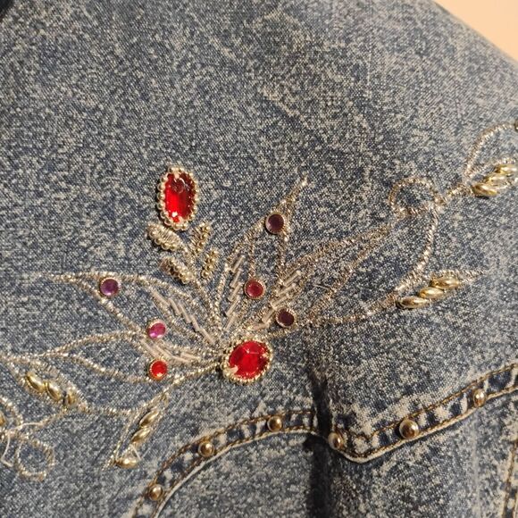 Pretty Blue Vintage Blue and Red Button Down Shirt with Floral Embroidery - Picture 7 of 14